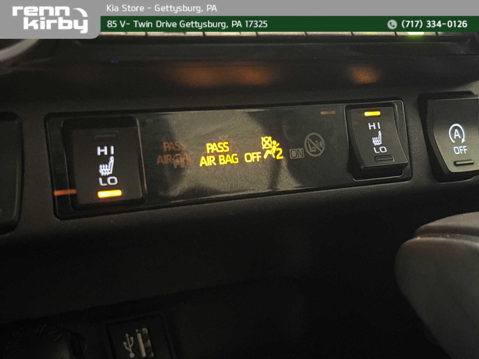 2024 Toyota RAV4 XLE Premium photo 4