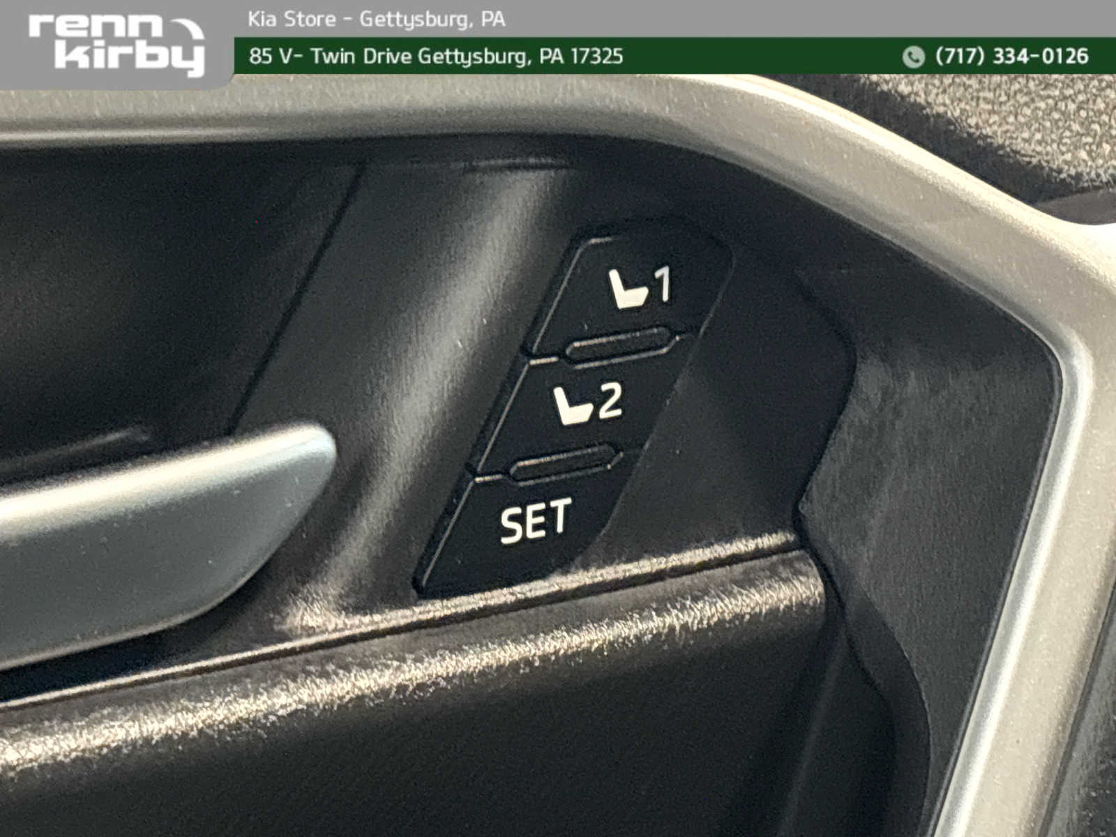 2024 Toyota RAV4 XLE Premium photo 3