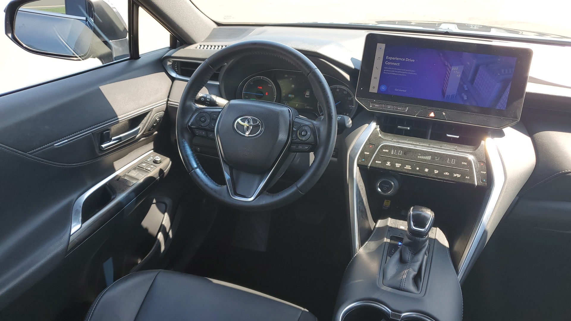 2024 Toyota Venza XLE photo 8