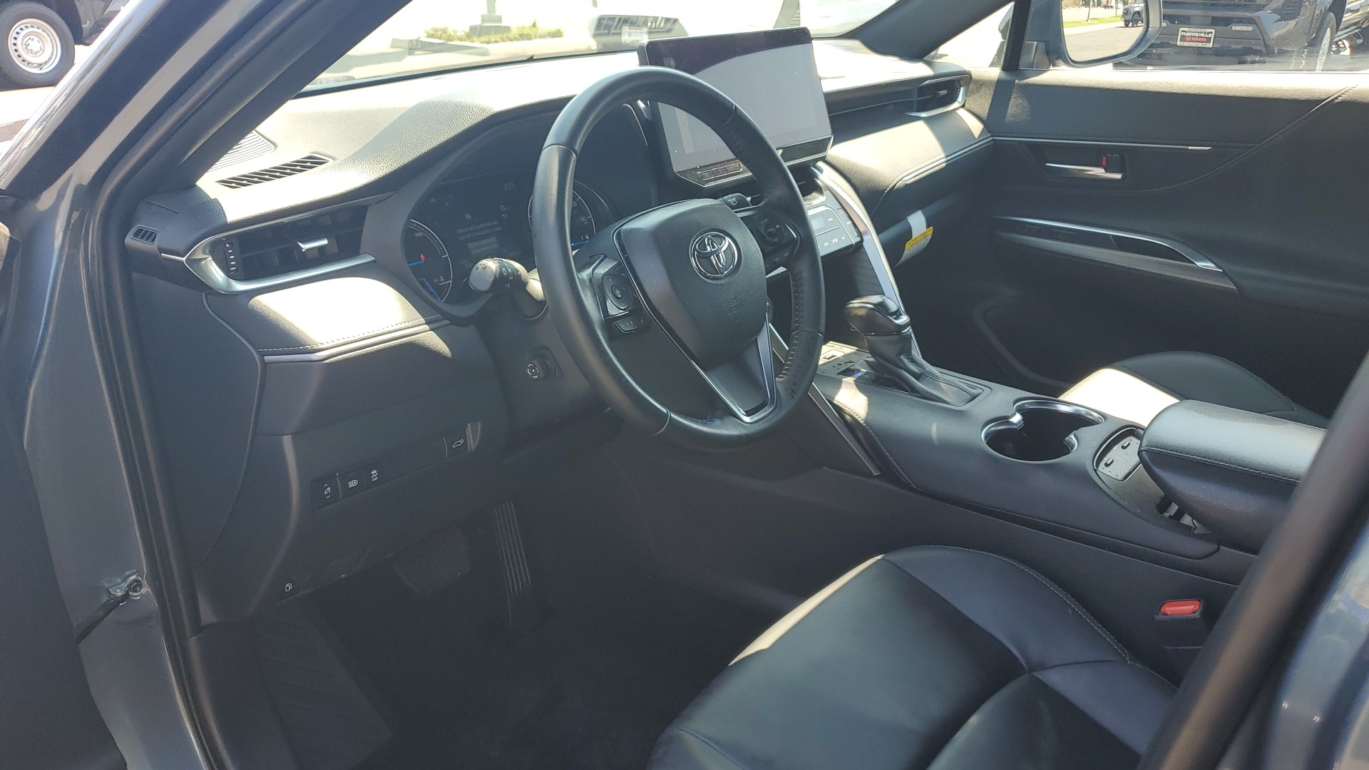 2024 Toyota Venza XLE photo 14