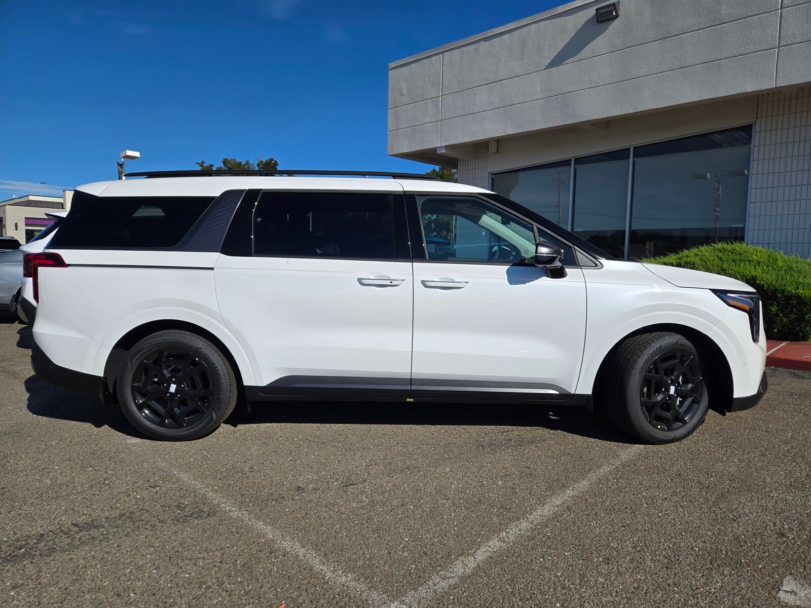 2026 Kia Carnival SX Prestige photo 3