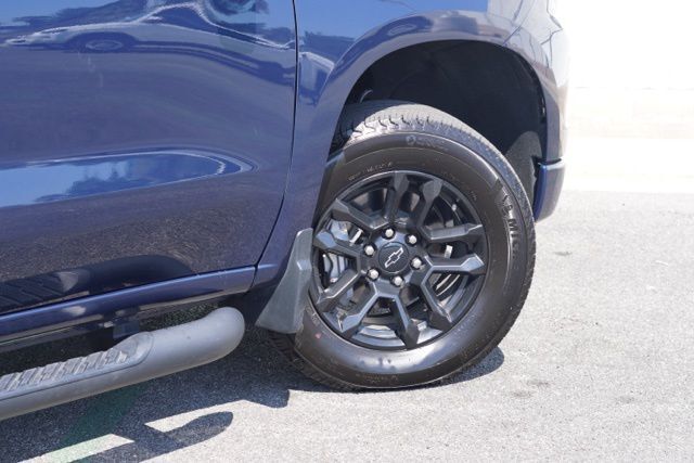 2023 Chevrolet Silverado 1500 RST photo 3