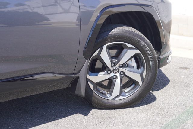2024 Toyota RAV4 Prime SE photo 4