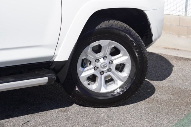 2024 Toyota 4Runner SR5 photo 2