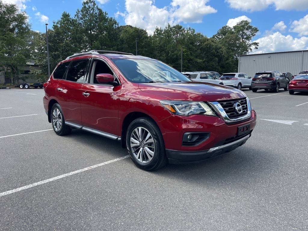 2020 Nissan Pathfinder SV photo 2