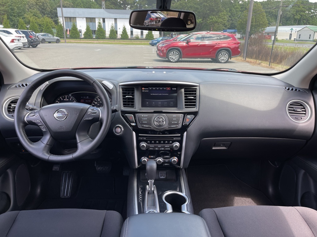2020 Nissan Pathfinder SV photo 3