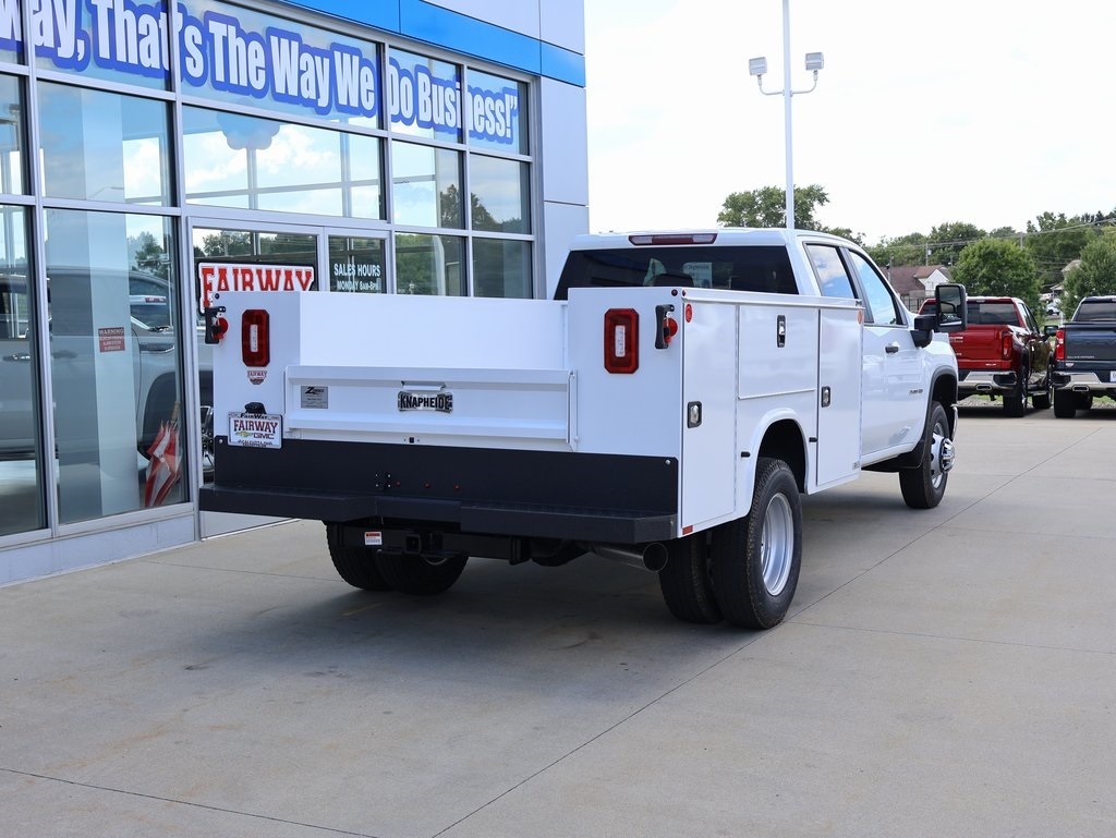 2025 Chevrolet Silverado 3500HD Work Truck photo 3