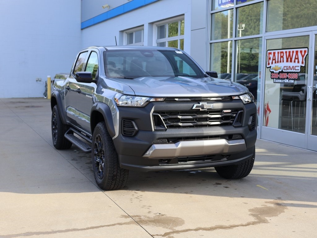 2026 Chevrolet Colorado Trail Boss photo 2