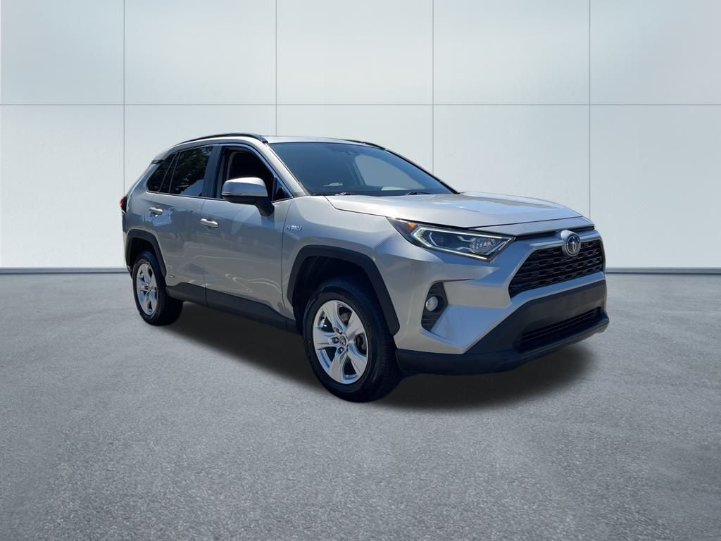 2020 Toyota RAV4 Hybrid XLE photo 4