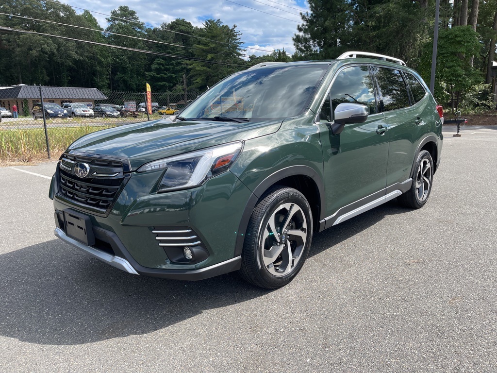 2022 Subaru Forester Touring photo 2