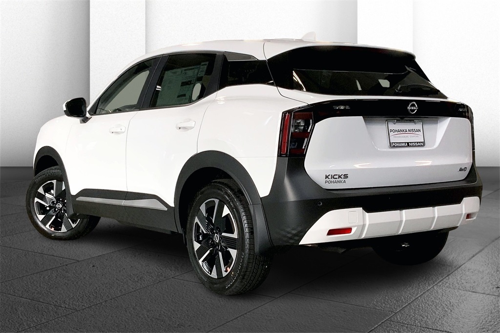 2025 Nissan Kicks SV photo 3
