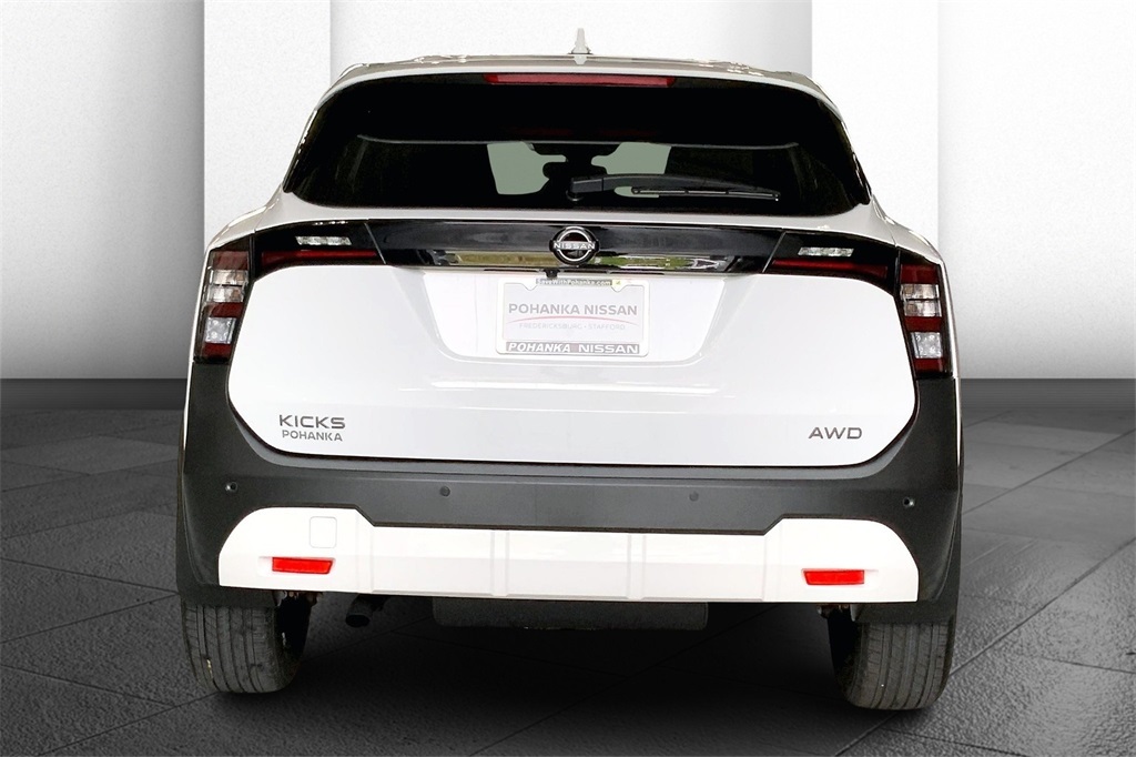 2025 Nissan Kicks SV photo 4