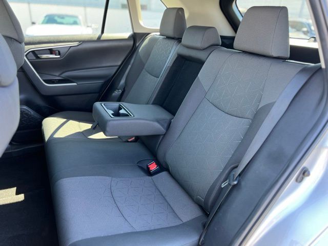 2024 Toyota RAV4 XLE photo 11