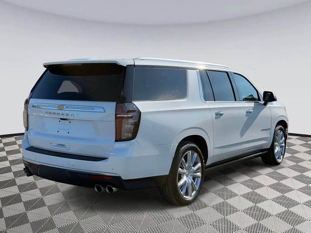 2023 Chevrolet Suburban High Country photo 2