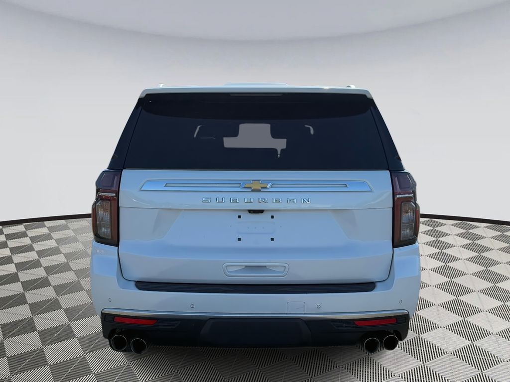 2023 Chevrolet Suburban High Country photo 3
