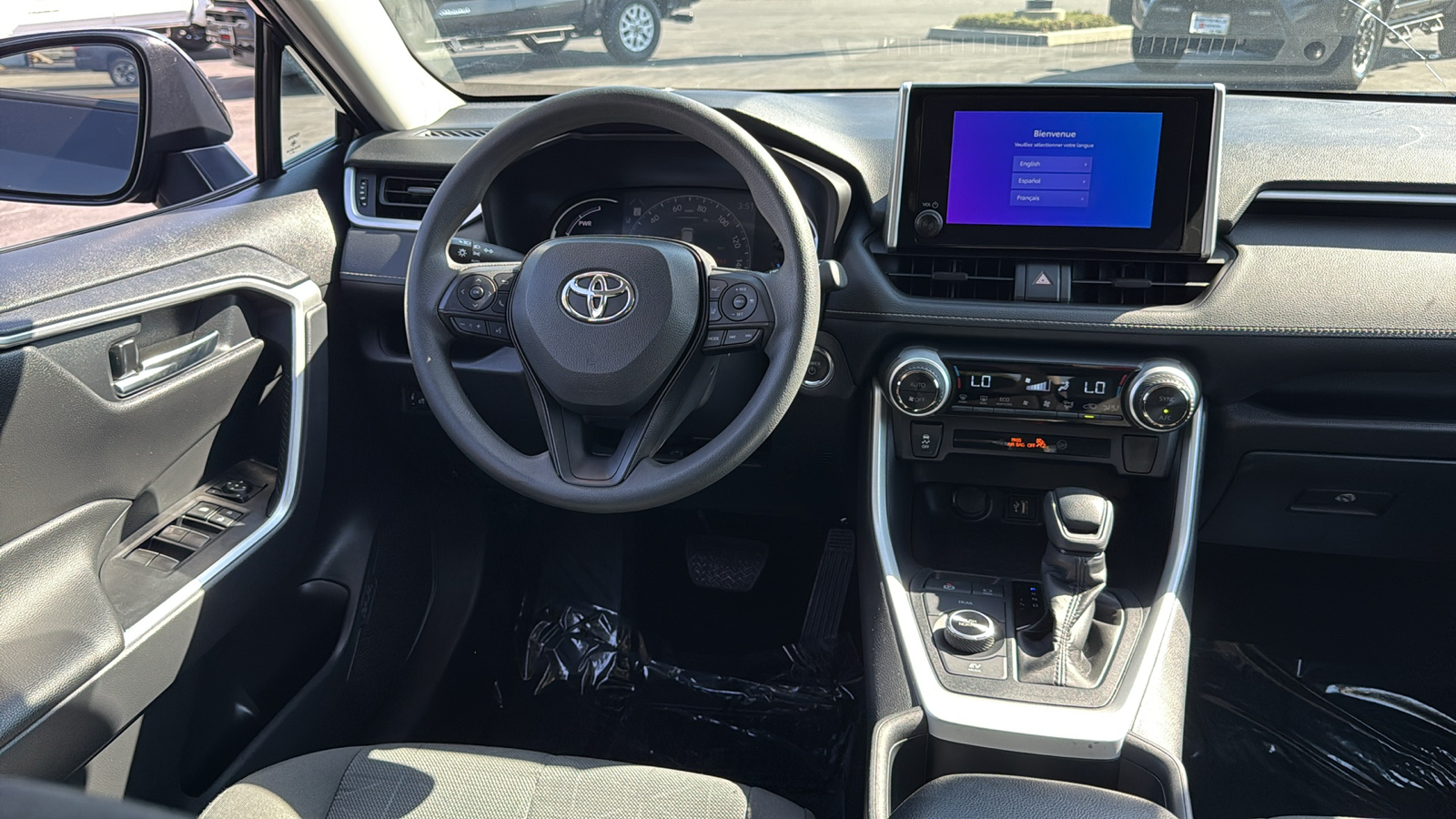 2024 Toyota RAV4 Hybrid XLE photo 5