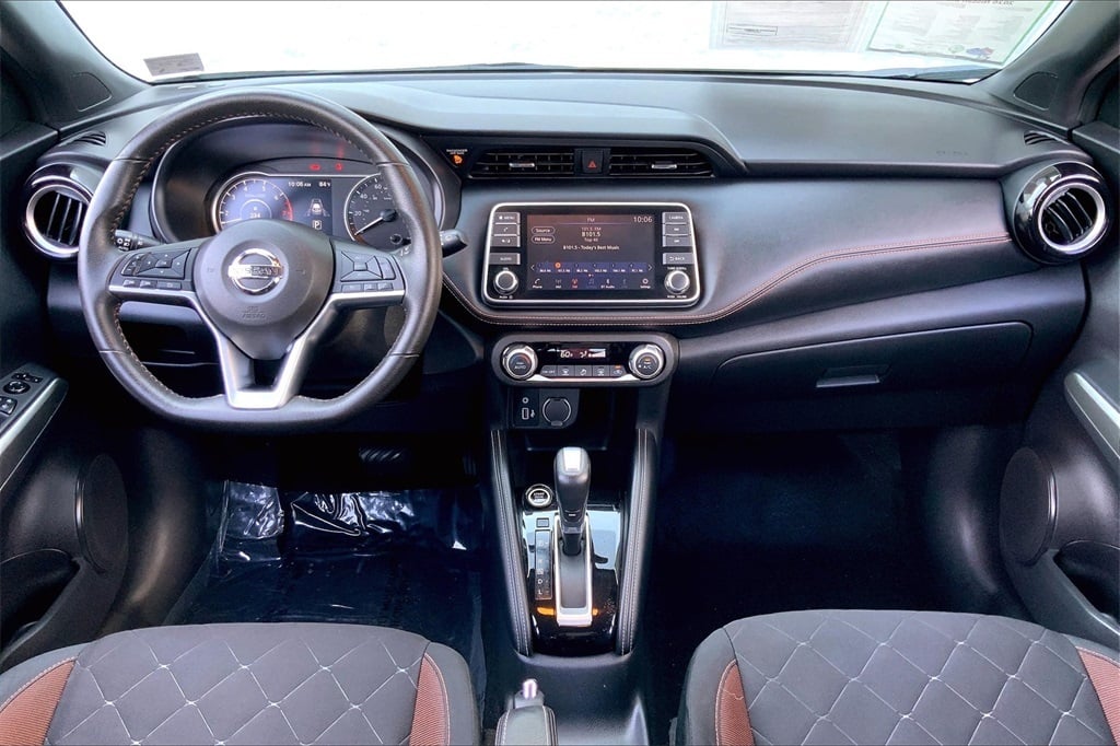 2020 Nissan Kicks SR photo 4