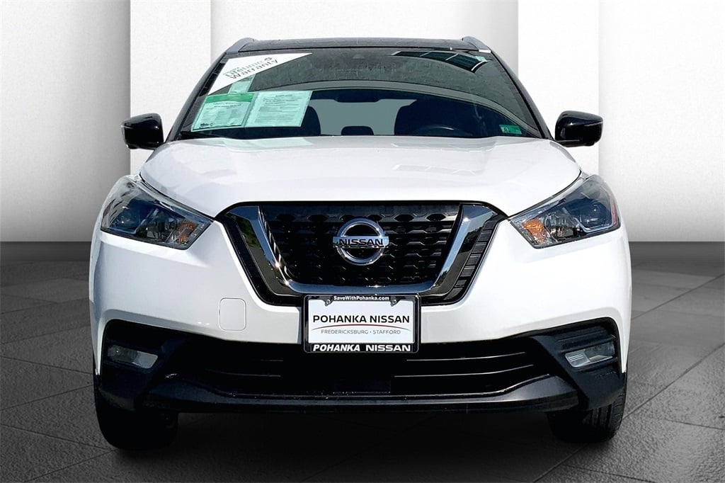 2020 Nissan Kicks SR photo 2