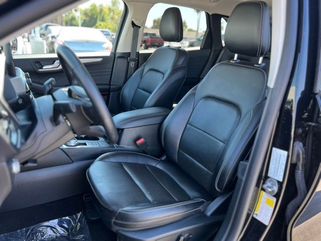 2022 Ford Escape SEL photo 8