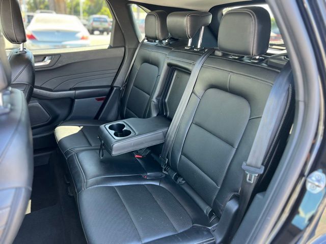 2022 Ford Escape SEL photo 10