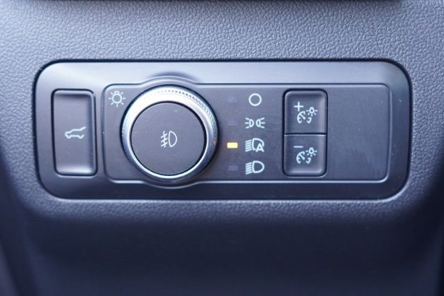 2022 Ford Escape SEL photo 12