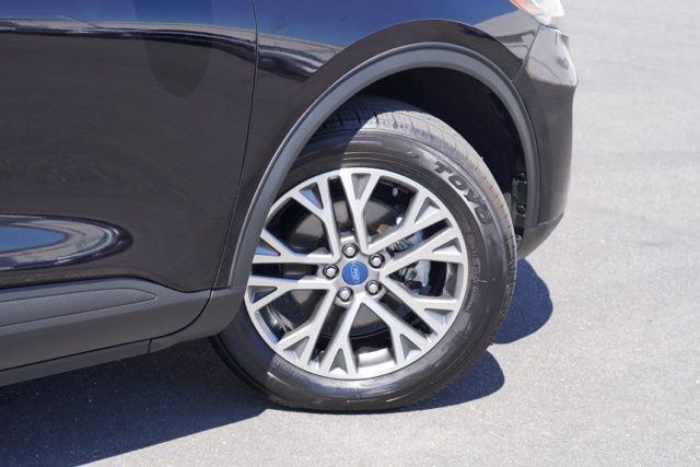 2022 Ford Escape SEL photo 3