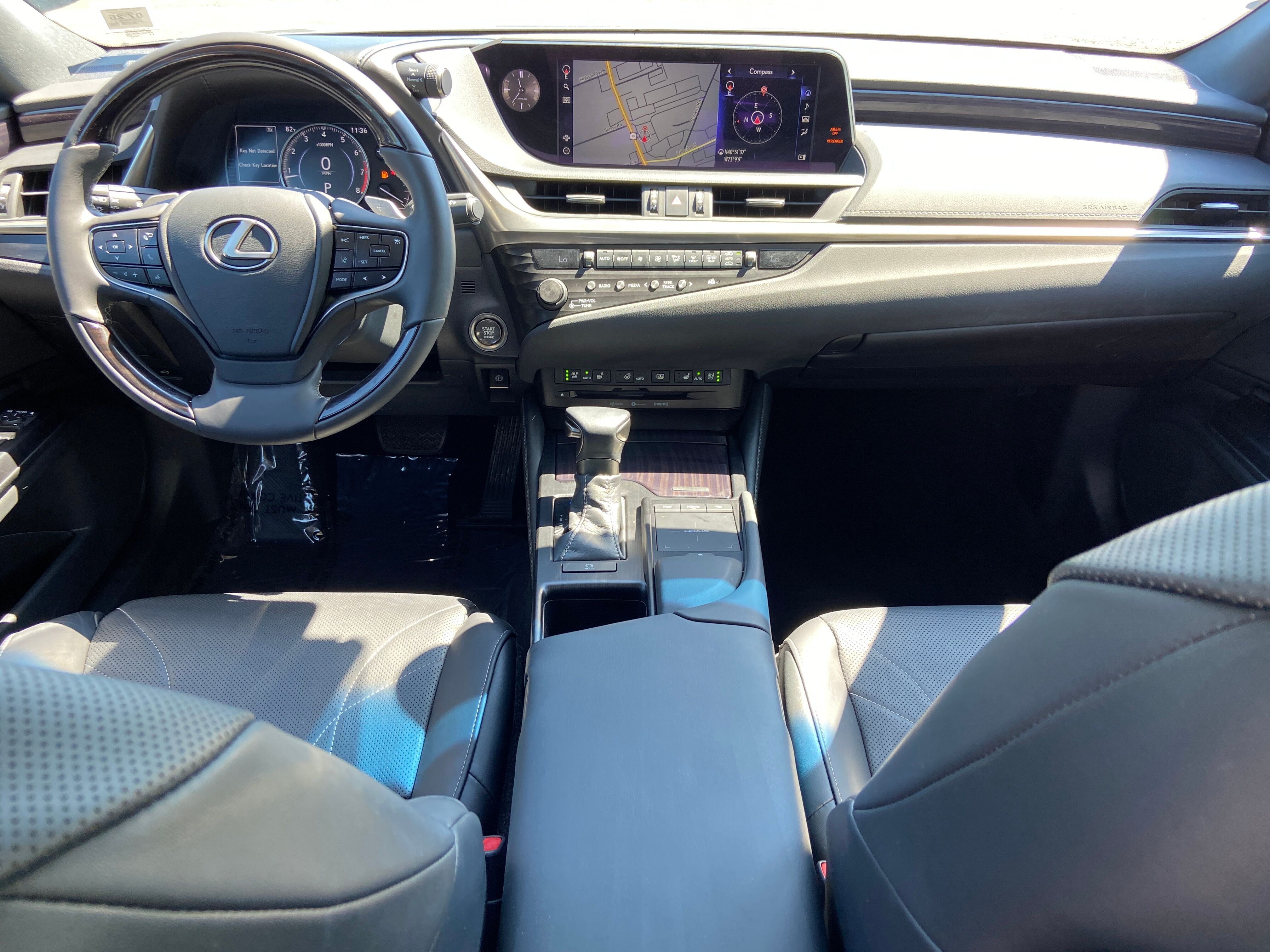 2020 Lexus ES 350 Luxury photo 2