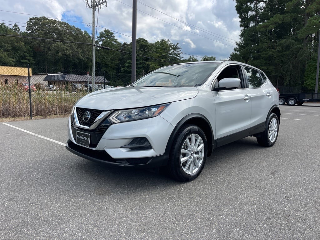 2021 Nissan Rogue Sport S photo 2