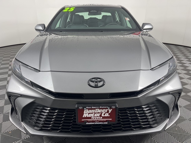 2025 Toyota Camry SE photo 2