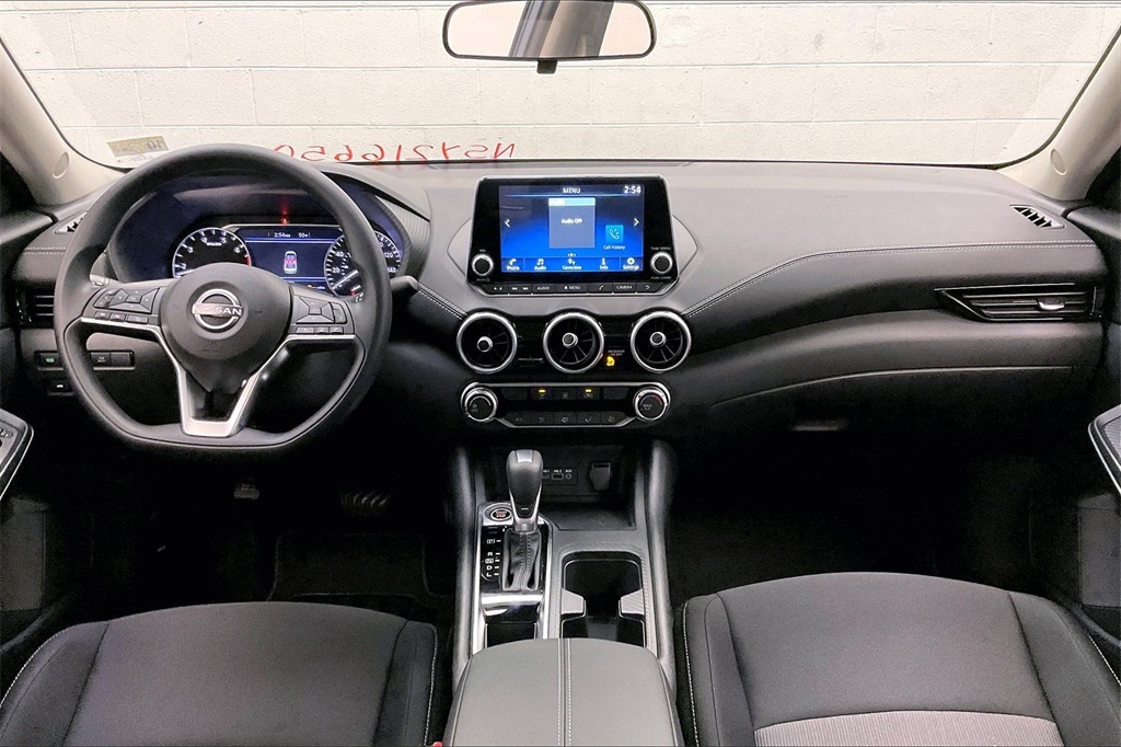2025 Nissan Sentra SV photo 4
