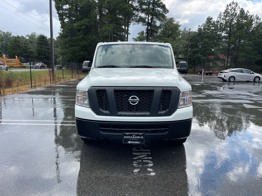 2017 Nissan NV2500 HD SV photo 3
