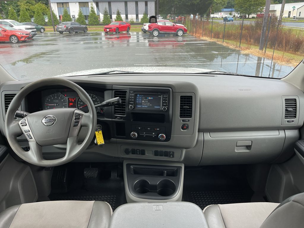 2017 Nissan NV2500 HD SV photo 5
