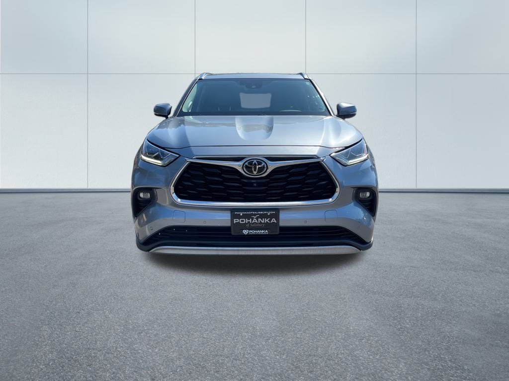 2021 Toyota Highlander Platinum photo 3
