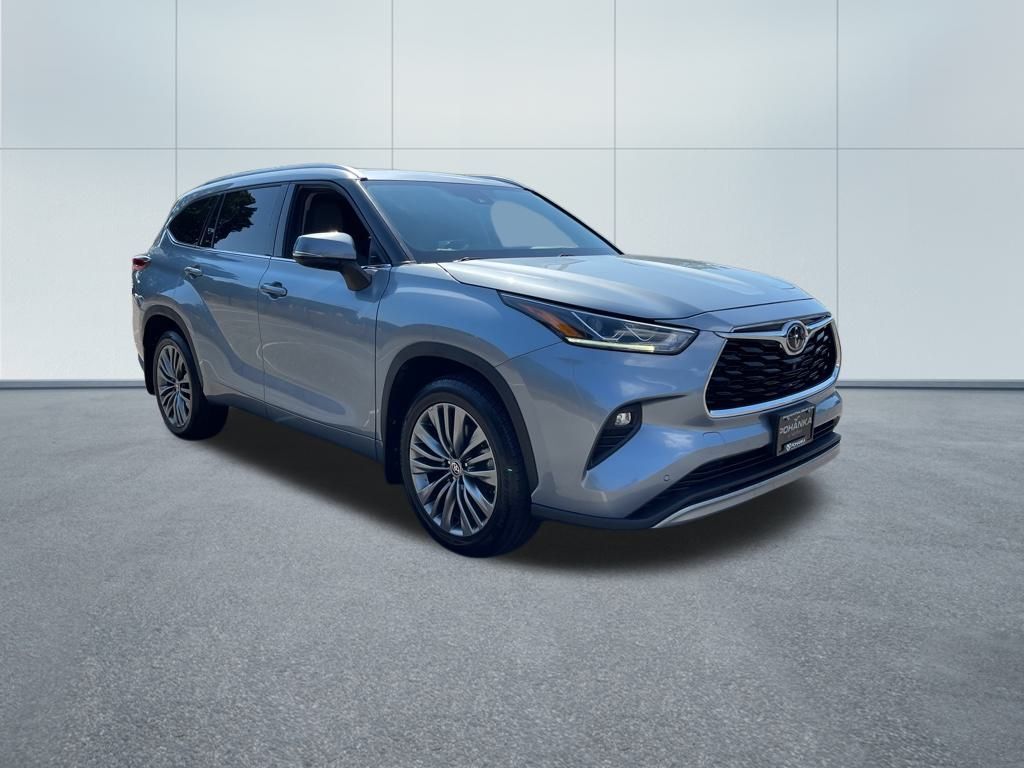 2021 Toyota Highlander Platinum photo 4