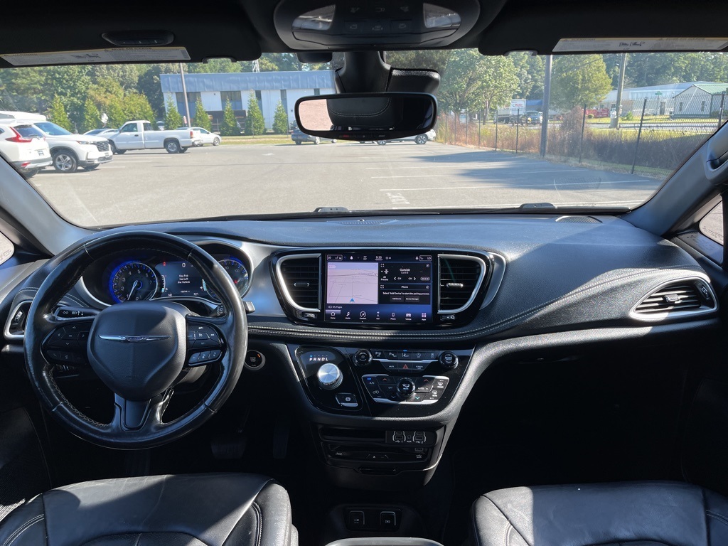 2021 Chrysler Pacifica Touring L photo 3