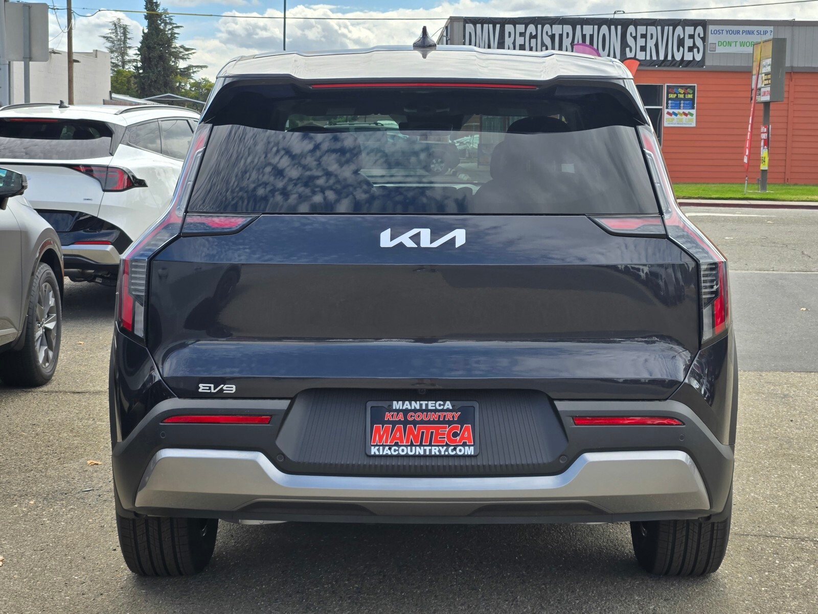 2026 Kia EV9 Light Long Range photo 4