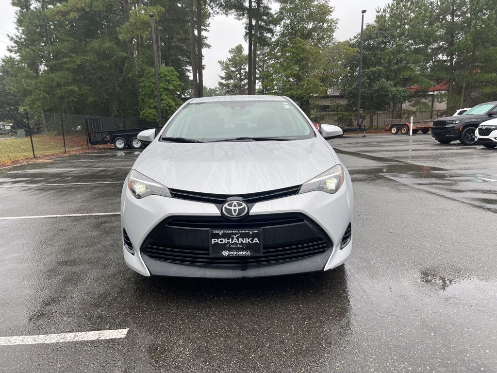 2017 Toyota Corolla LE photo 2