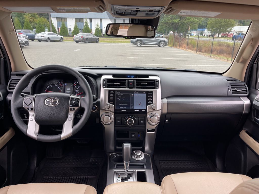 2022 Toyota 4Runner SR5 Premium photo 4