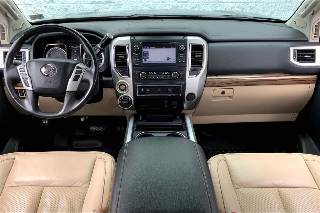 2016 Nissan Titan SL photo 4