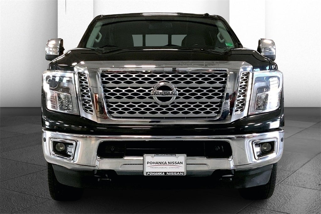 2016 Nissan Titan SL photo 2