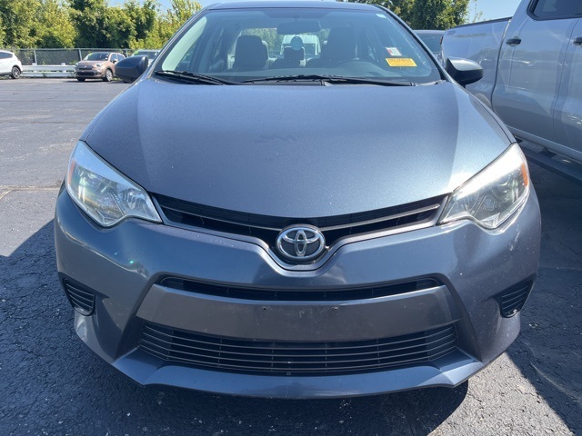 2016 Toyota Corolla LE photo 2