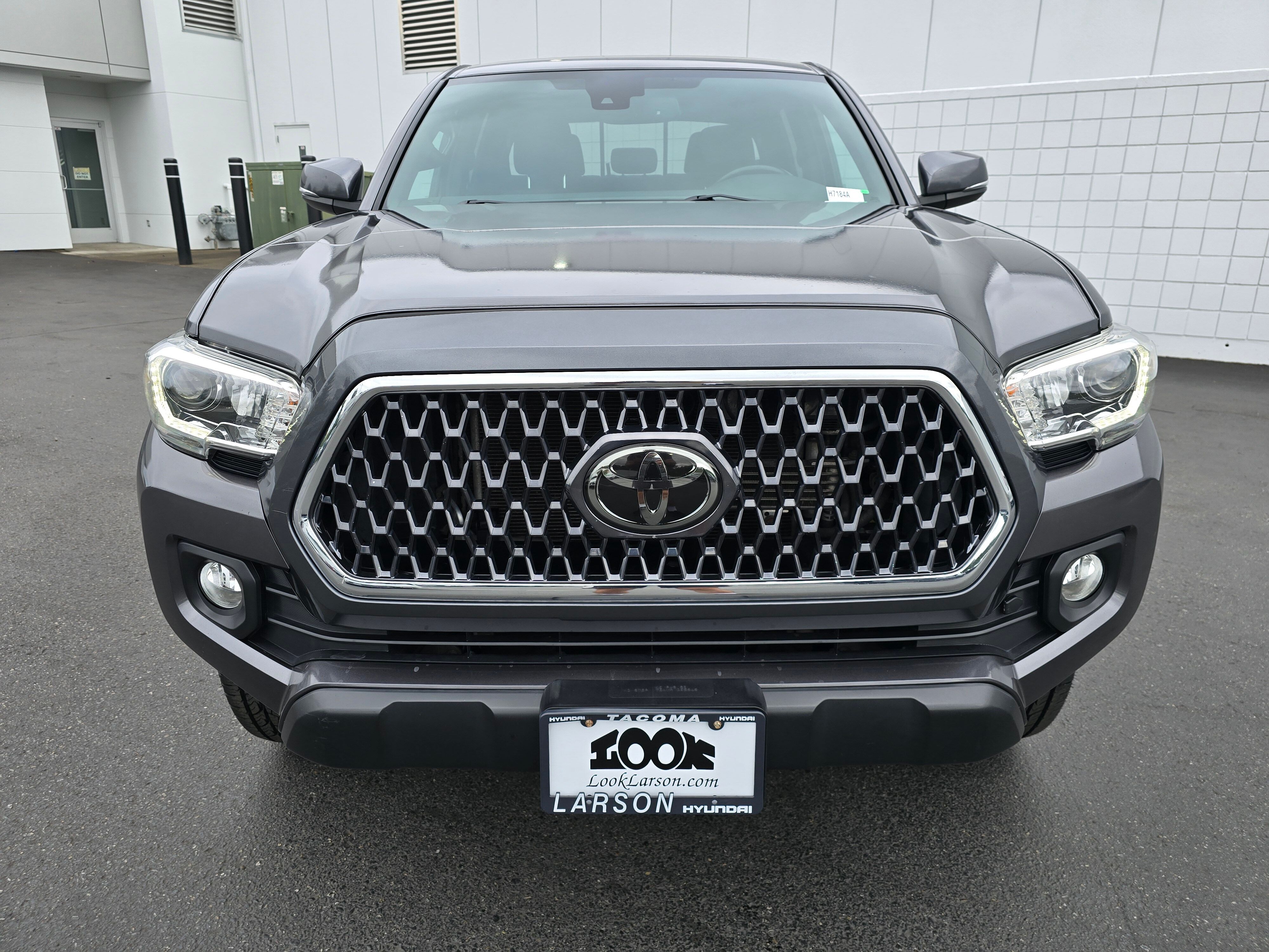 2019 Toyota Tacoma TRD photo 2
