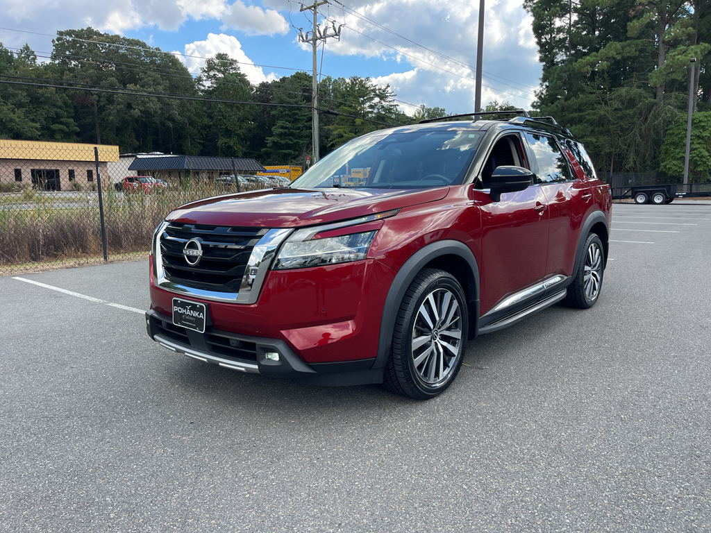 2022 Nissan Pathfinder Platinum photo 2