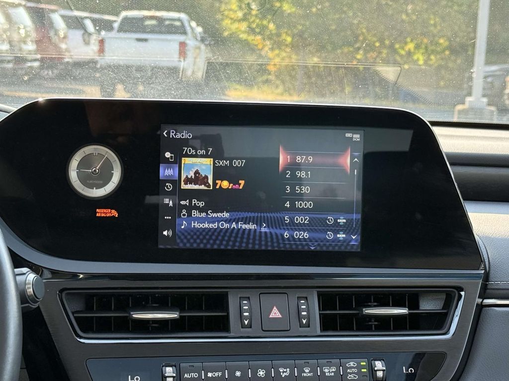 2022 Lexus ES 350 Base photo 7