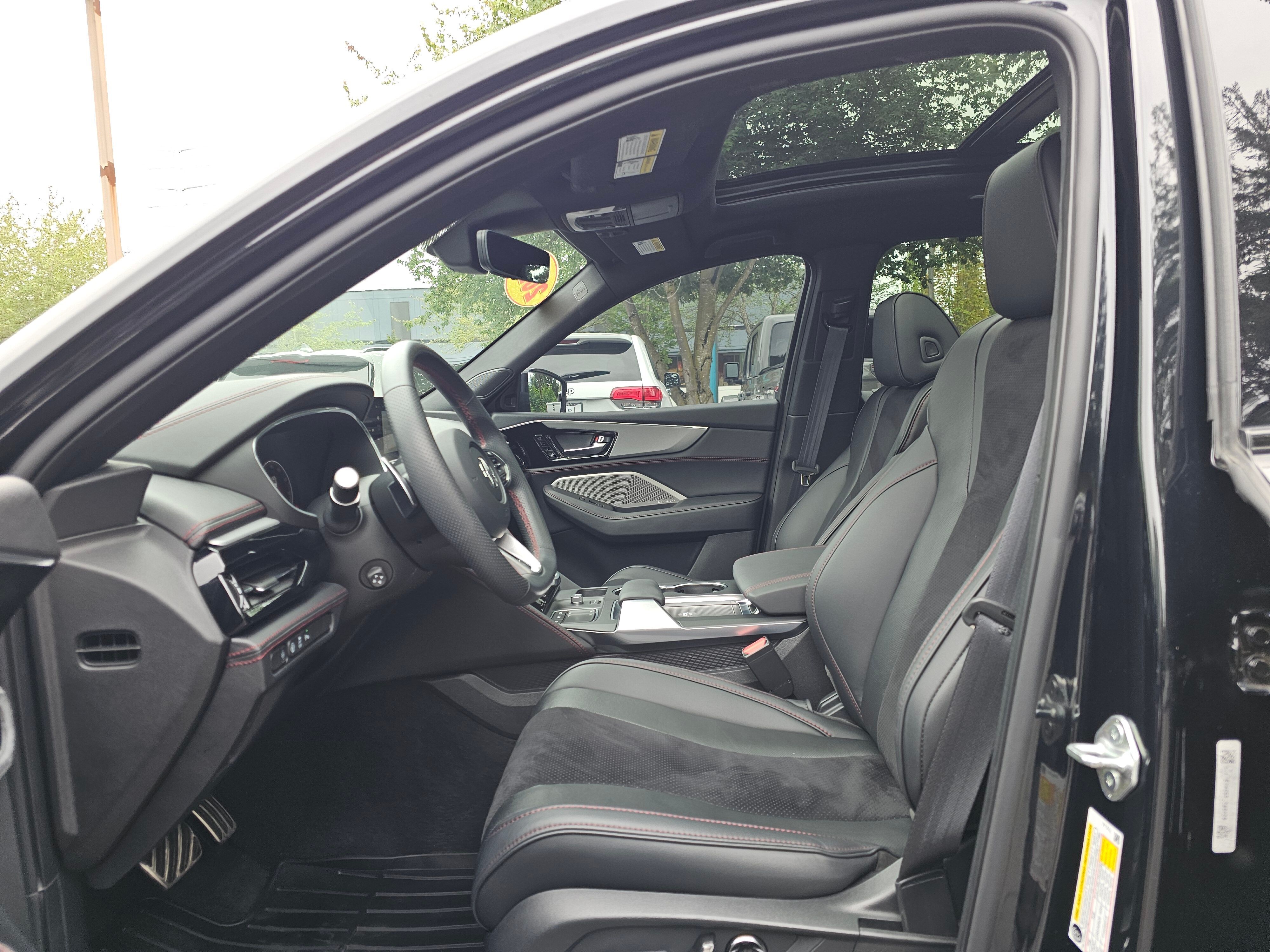 2023 Acura MDX SH-AWD A-Spec photo 2