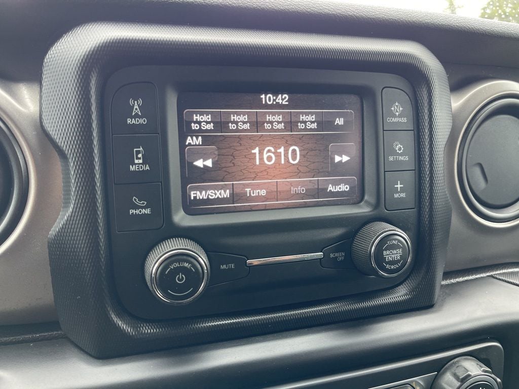 2020 Jeep Wrangler Sport S photo 4