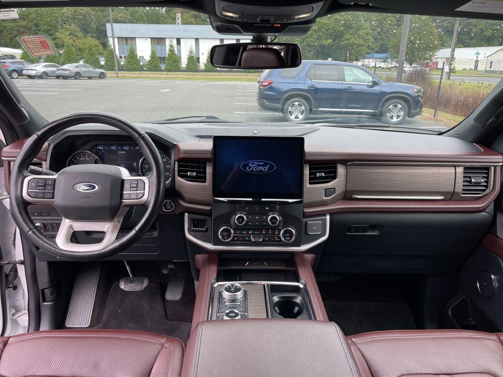 2022 Ford Expedition MAX Limited photo 2