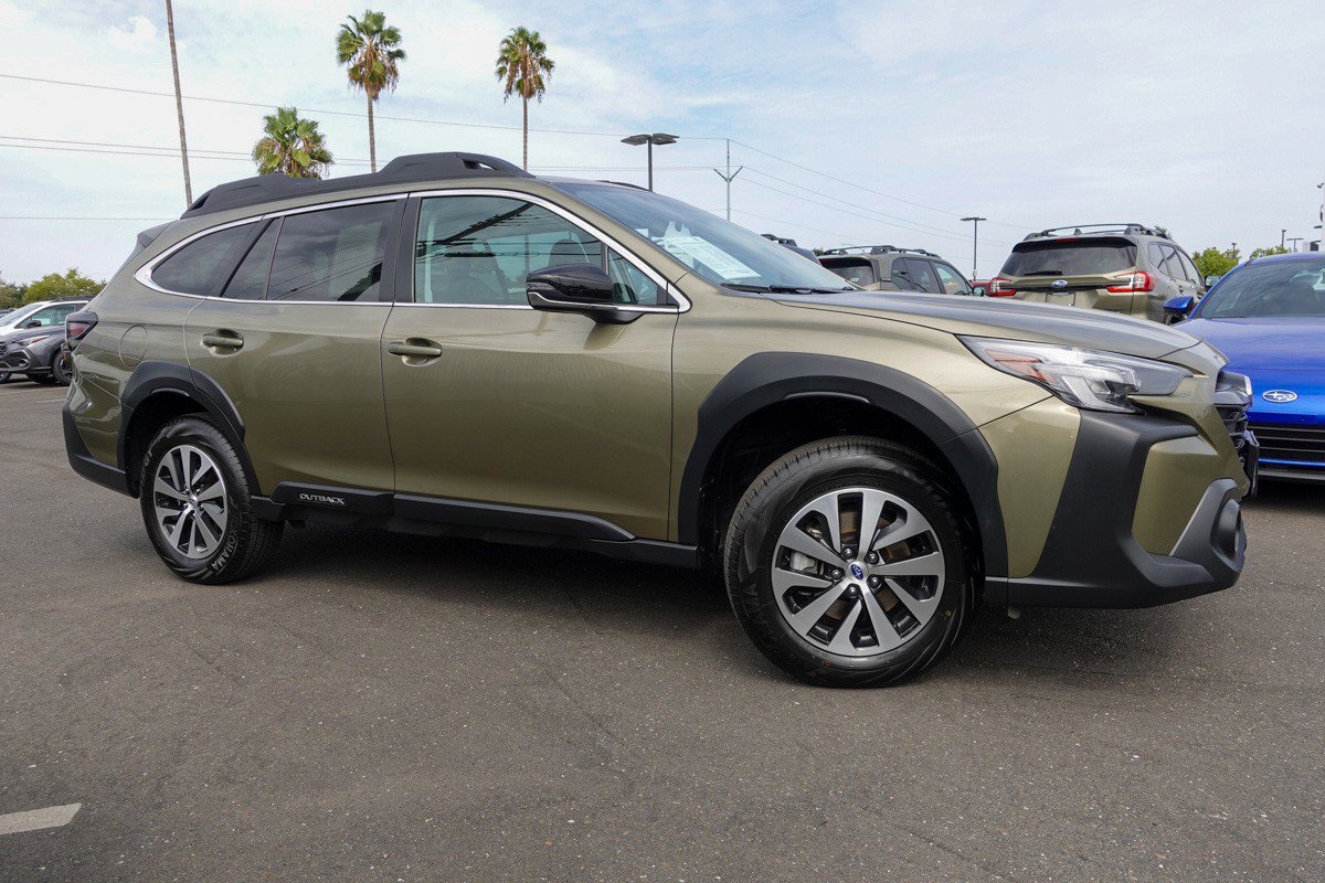 2024 Subaru Outback Premium photo 3