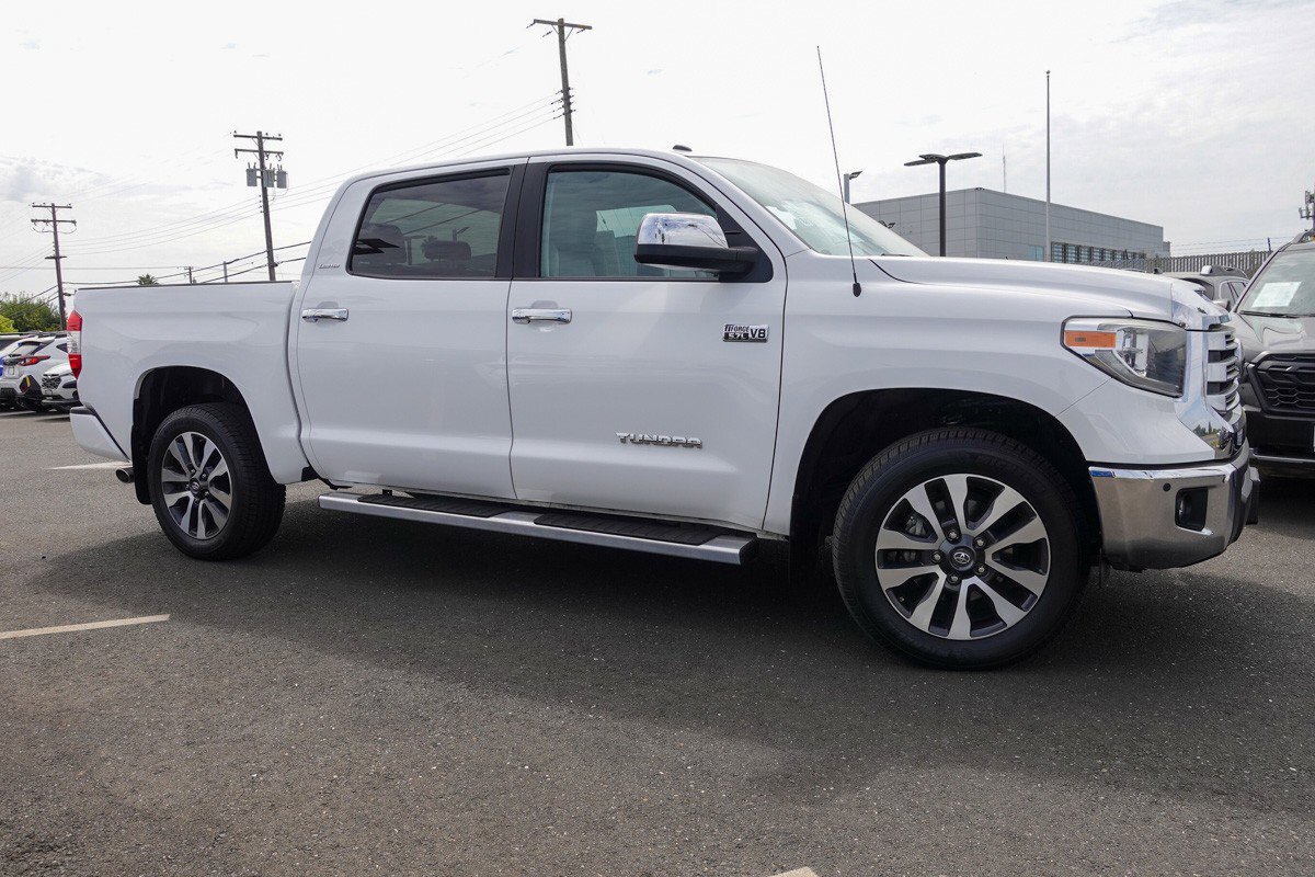 2019 Toyota Tundra Limited CrewMax photo 3