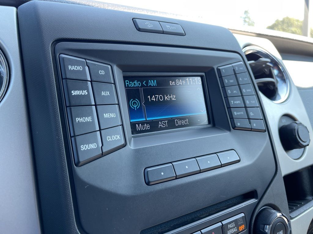 2013 Ford F-150 XLT photo 2